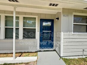 4623 Suffolk Ave in Jacksonville, FL - Foto de edificio - Building Photo