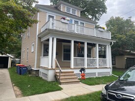 128 Luton Ave SE, Unit 1 in Grand Rapids, MI - Building Photo