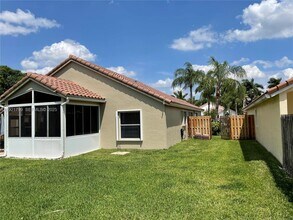 1972 Oak Berry Cir in Wellington, FL - Building Photo - Building Photo