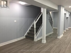 140 Shady Oaks Ave in Markham, ON - Building Photo