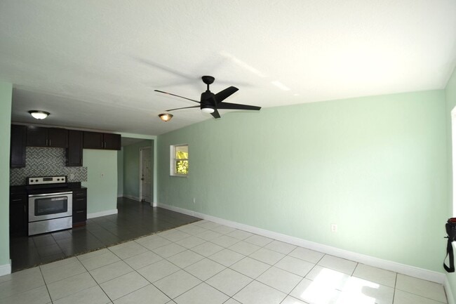 1324 Brookhill Dr in Ft. Myers, FL - Foto de edificio - Building Photo