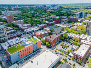 5451 S Cornell Apartments in Chicago, IL - Building Photo - Building Photo