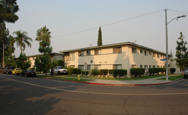 Clifton Avenue Apartments in Anaheim, CA - Building Photo - Building Photo