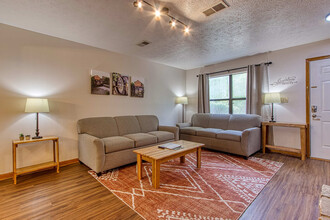 3729 Plaza Way-Unit -ID1043897P in Pigeon Forge, TN - Building Photo - Building Photo