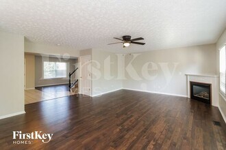 2 Pebblestone Ct in Milford, OH - Building Photo - Building Photo