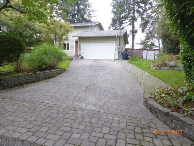 436 16th Ln in Kirkland, WA - Building Photo - Building Photo