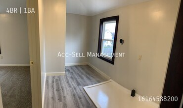 1122 Broadway Ave NW in Grand Rapids, MI - Building Photo - Building Photo