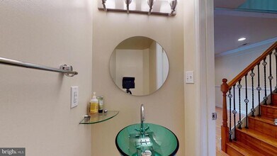 615 16th St NE in Washington, DC - Building Photo - Building Photo