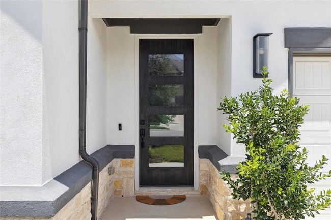 6908 Empresa Dr in Austin, TX - Foto de edificio - Building Photo