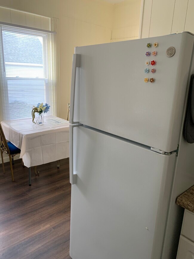 409 Locust St, Unit Unit 2 in Cincinnati, OH - Building Photo - Building Photo