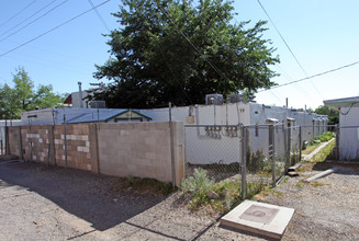 506 Princeton Dr SE in Albuquerque, NM - Building Photo - Building Photo