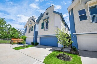 1047 Glenn Ave in Houston, TX - Building Photo - Building Photo