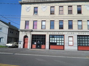 74 Carroll St in Binghamton, NY - Foto de edificio - Building Photo