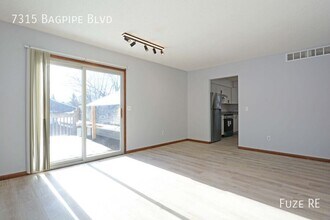 7315 Bagpipe Blvd in Eden Prairie, MN - Building Photo - Building Photo
