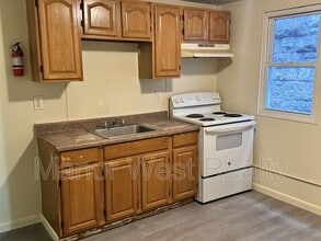 320 W Market St in Pottsville, PA - Building Photo - Building Photo