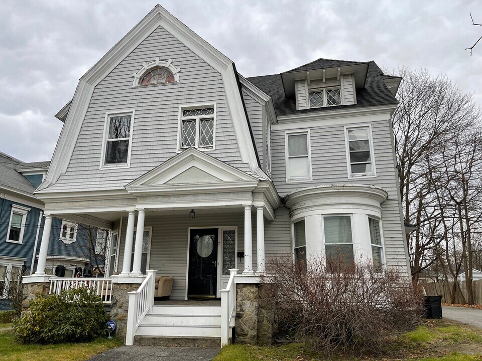 69 Elm St in North Andover, MA - Foto de edificio