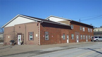 114 S Mississippi St in Blue Grass, IA - Building Photo