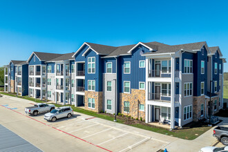 Sereno Canyon Falls in Northlake, TX - Foto de edificio - Building Photo