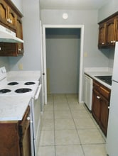 1045 Manson Dr in Baton Rouge, LA - Foto de edificio - Building Photo