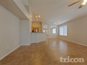 2030 N 108th Dr, Unit 1630 Griffith Park Apt#6 in Avondale, AZ - Foto de edificio - Building Photo