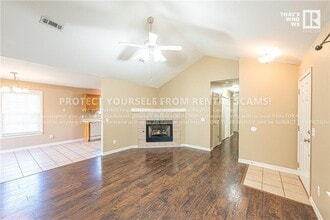 1011 S Colonial Dr in Fayetteville, AR - Building Photo - Building Photo