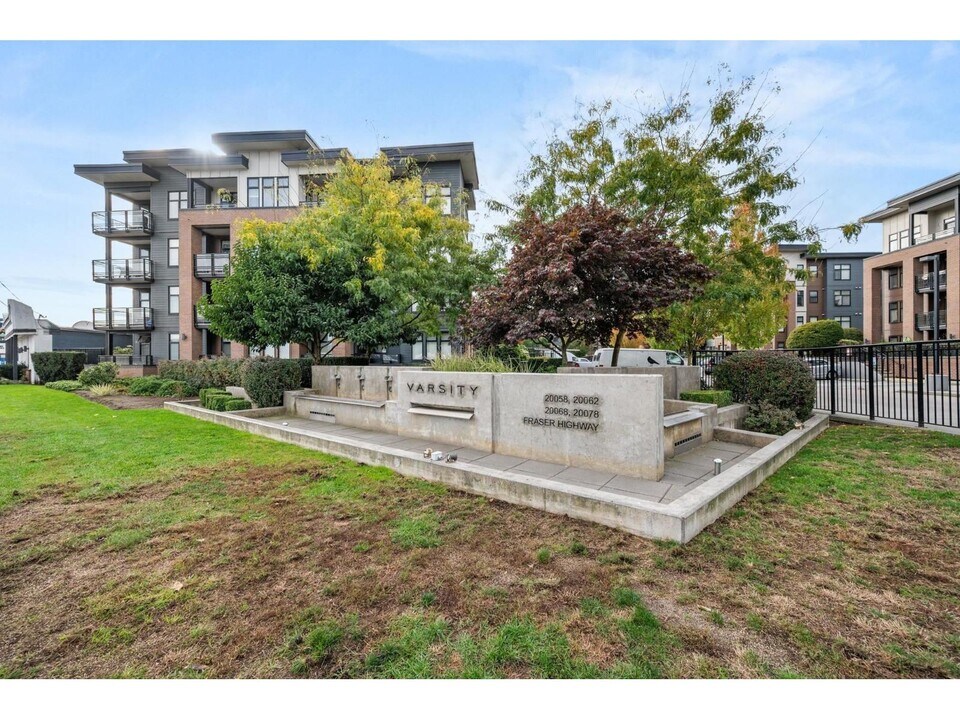 20078 Fraser Hwy in Langley, BC - Building Photo