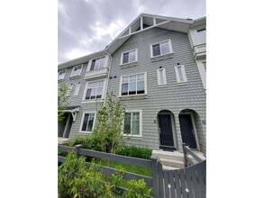 15850-85 85 Ave in Surrey, BC - Building Photo - Building Photo