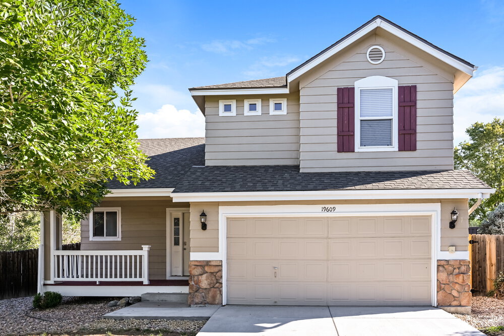 19609 E Elk Creek Dr in Parker, CO - Building Photo