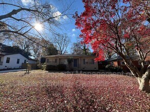 1932 Sandhurst Dr in Charlotte, NC - Building Photo - Building Photo