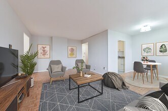 445 Eglinton Ave E in Toronto, ON - Building Photo - Building Photo