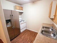 4003 Farmer St photo'