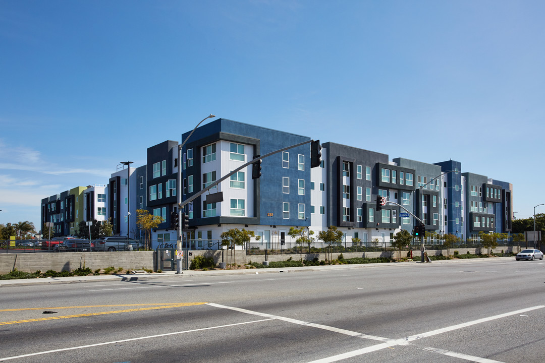 El Segundo Boulevard Apartments in Los Angeles, CA - Building Photo