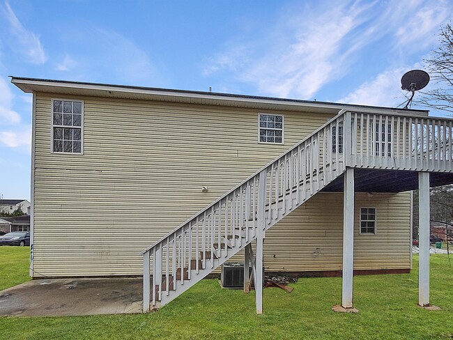 533 Dove Way in Social Circle, GA - Building Photo - Building Photo