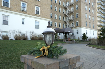 Lake Drive Court in Asbury Park, NJ - Building Photo - Building Photo