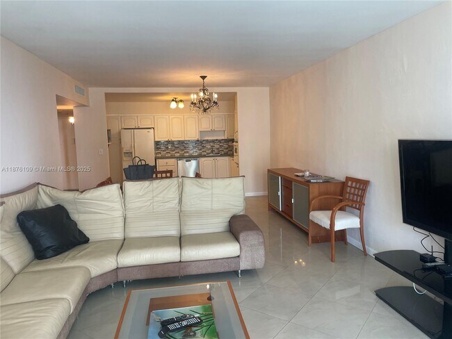 19380 Collins Ave, Unit # 1402 in Sunny Isles Beach, FL - Building Photo - Building Photo