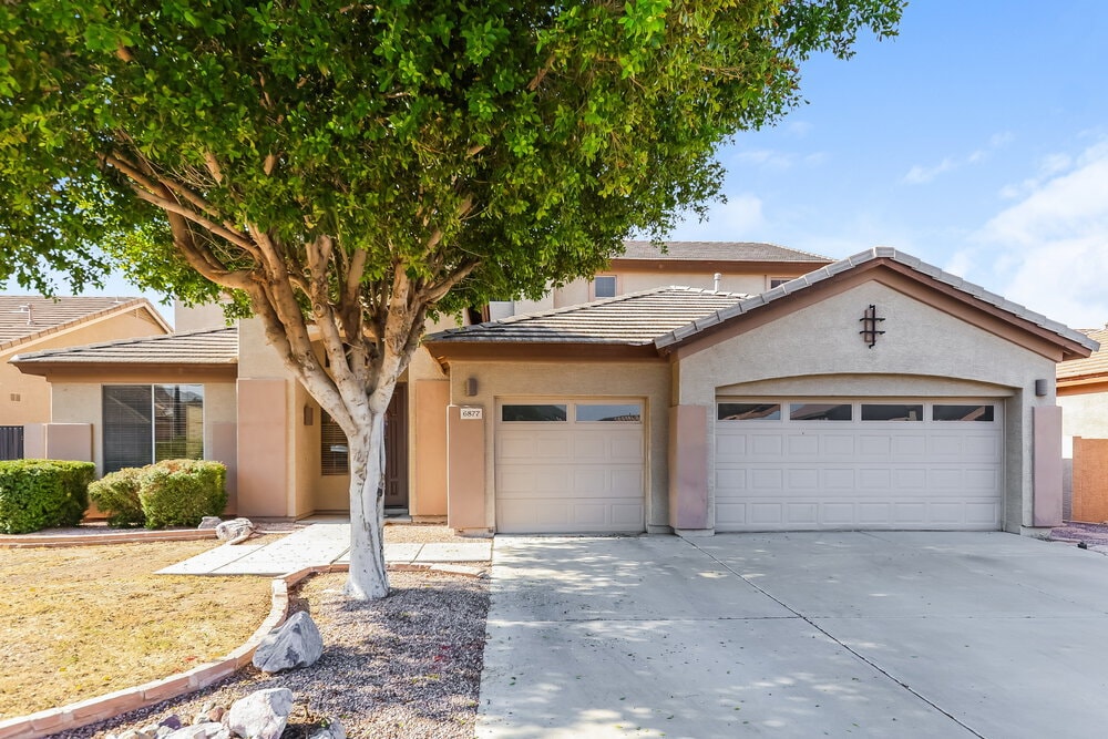 6877 W Briles Rd in Peoria, AZ - Building Photo