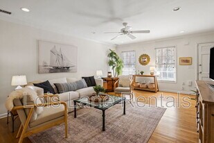 164 Queen St in Charleston, SC - Building Photo