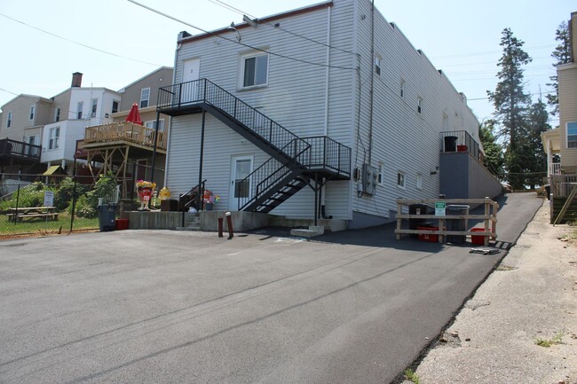 641 W Broadway in Red Lion, PA - Building Photo - Building Photo