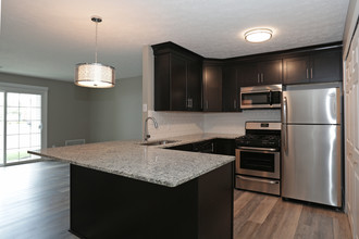 Westfield Apartments in Westlake, OH - Foto de edificio - Interior Photo