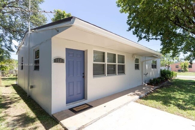 1101 N 71st Terrace in Hollywood, FL - Building Photo - Building Photo