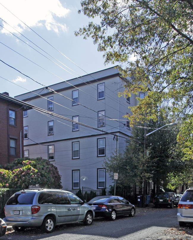 58-64 Norfolk St in Cambridge, MA - Foto de edificio - Building Photo