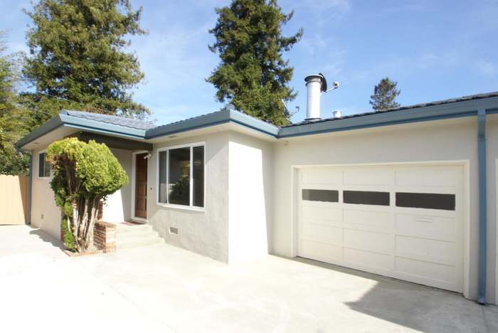 1042 Capuchino Ave in Burlingame, CA - Building Photo