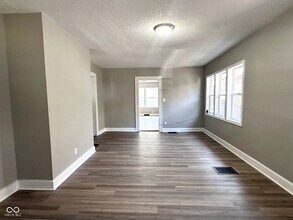 2921 E Brookside Ave in Indianapolis, IN - Building Photo - Building Photo