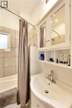 122 Forsyth St N in Sarnia, ON - Foto de edificio - Building Photo