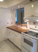 630 Layne Blvd in Hallandale Beach, FL - Building Photo