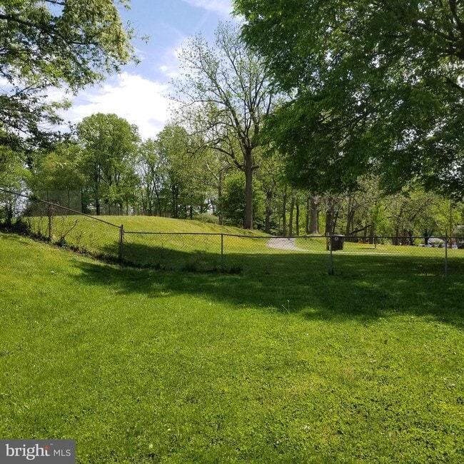 4705 Falcon St in Rockville, MD - Building Photo - Building Photo