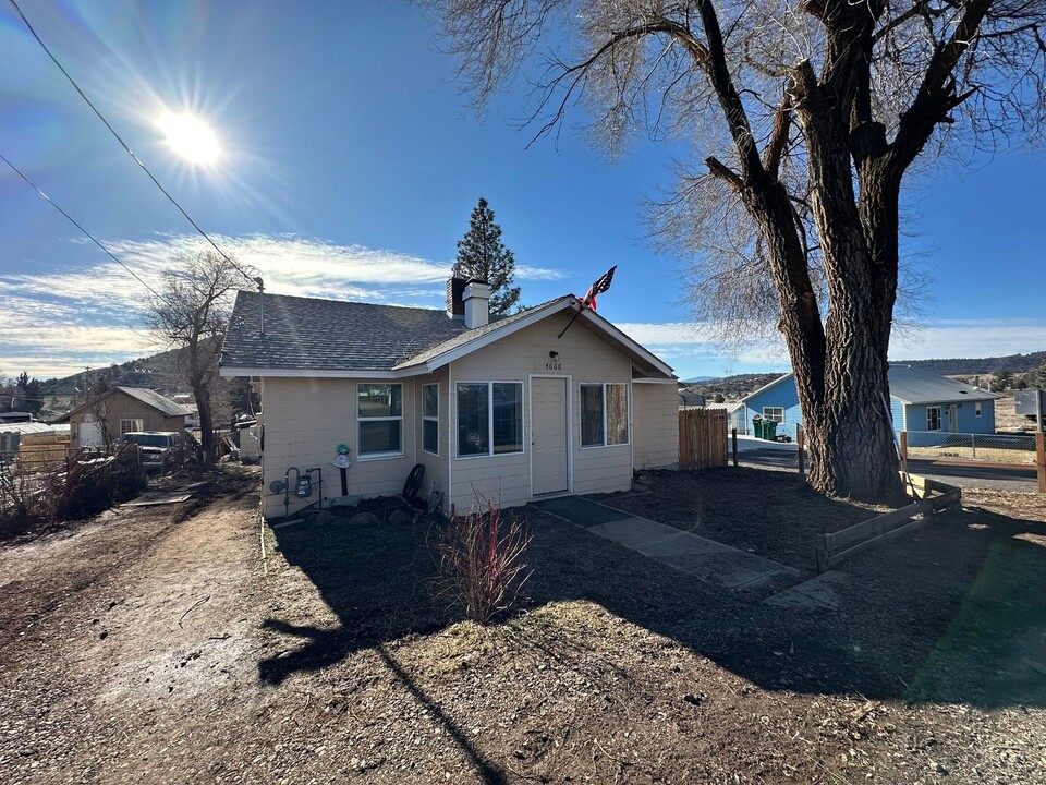 4666 Balsam Dr in Klamath Falls, OR - Building Photo