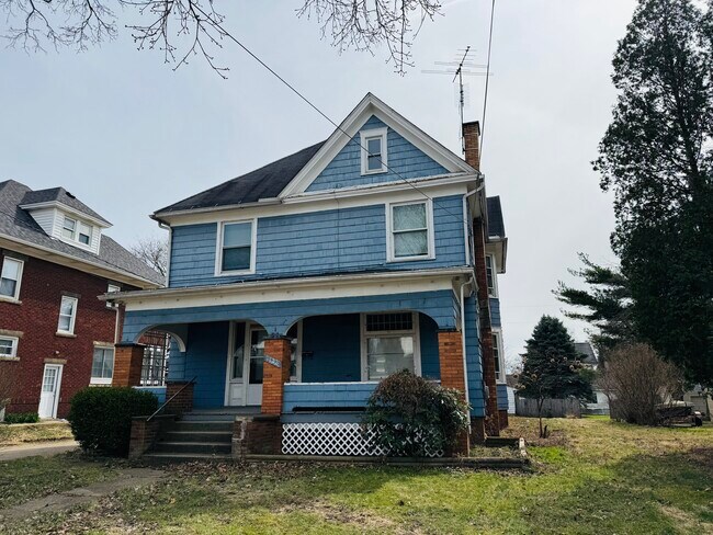 property at 1122 18th St NW