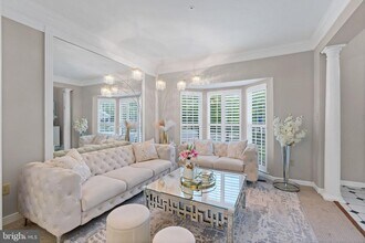 18001 Barleycorn Way in Germantown, MD - Building Photo - Building Photo