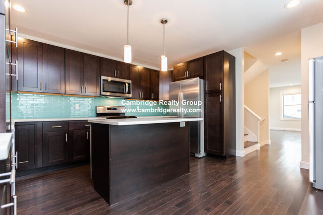 476 Fulton St, Unit A